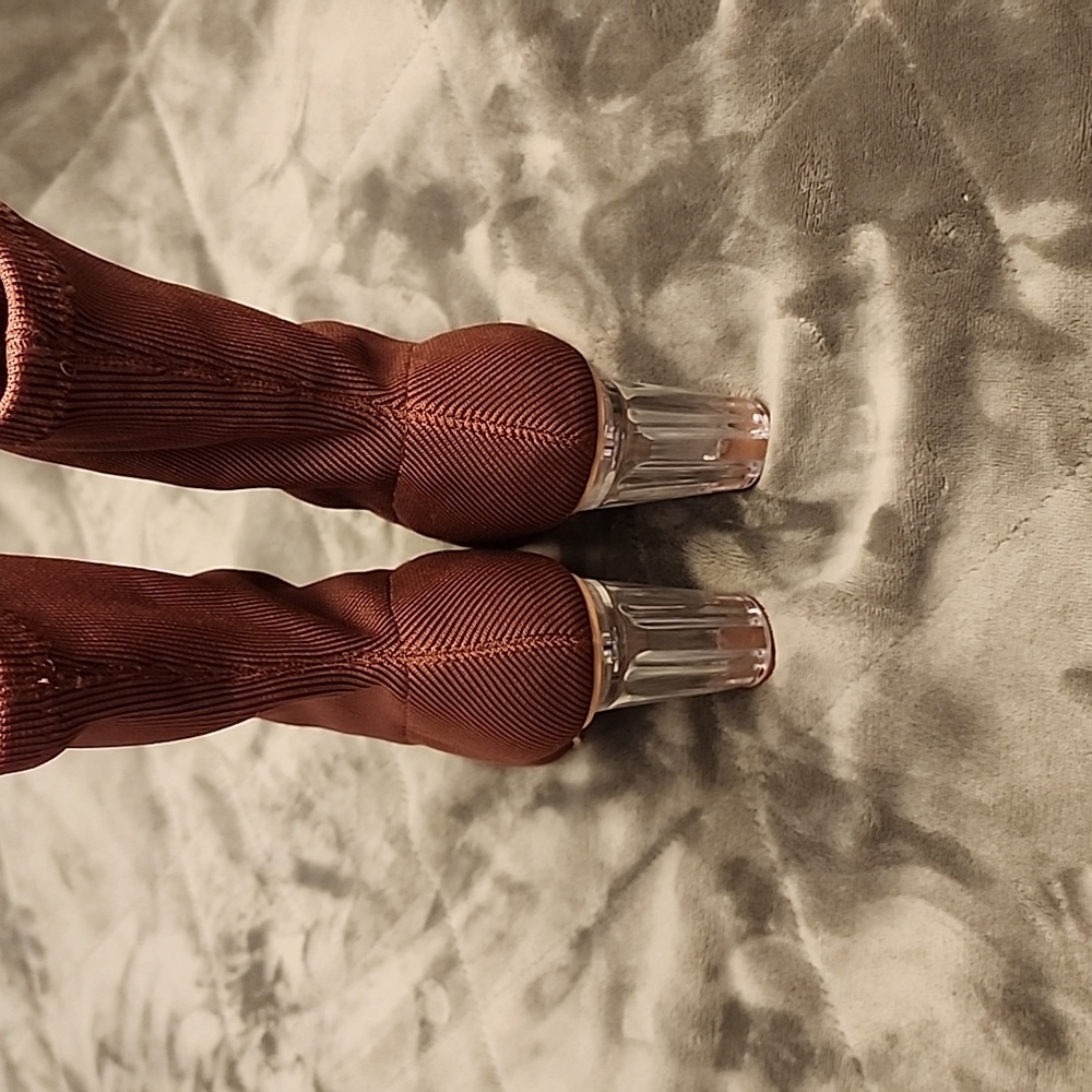 Boots - Picture 3 of 6